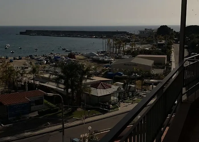 Rosal Schiso * ジャルディーニ・ナクソス